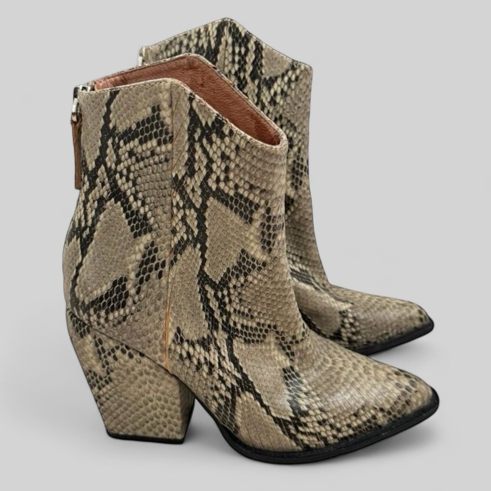 Alias Mae Western Snakeskin Ankle Cowboy Boots Rodeo Cowgirl Mobwife Block Heel